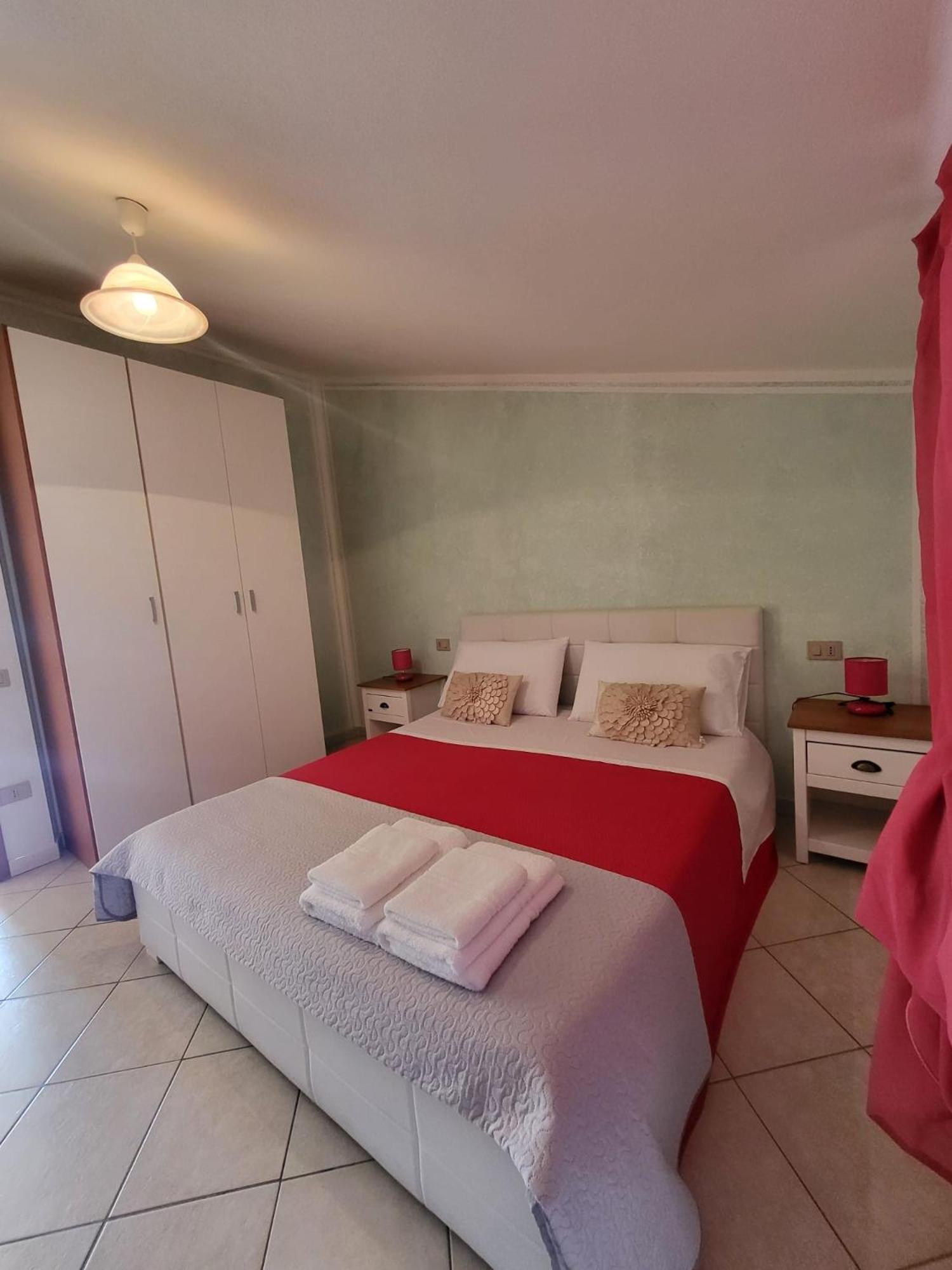 B&B Il Girasole 산타나아레시 외부 사진